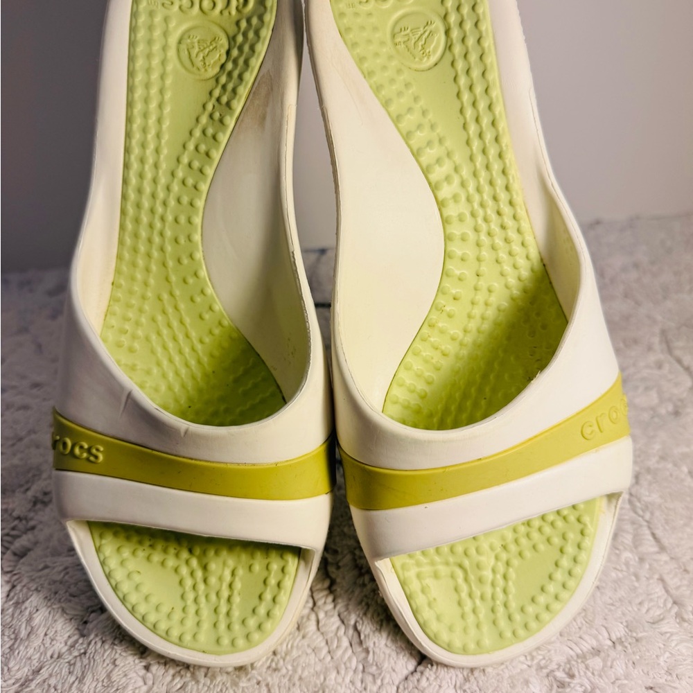 Crocs Women’s Sassari White and Lime Slide Sandals - Picture 2 of 4